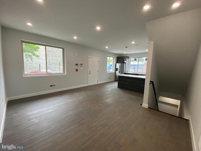 Building Photo - 522 W Susquehanna Ave