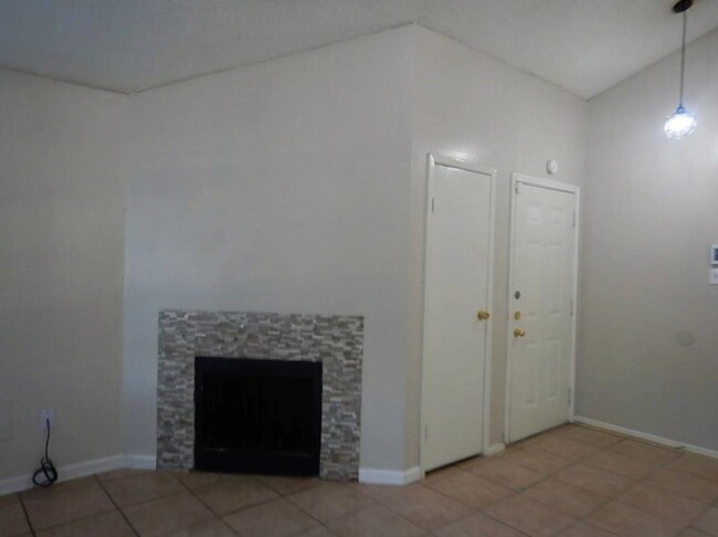 Foto del edificio - Farley Drive Unit B