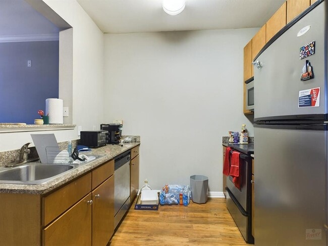 Building Photo - 2502 Leon St