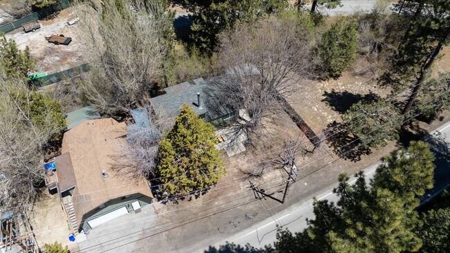 Foto del edificio - 33428 Green Valley Lake Rd