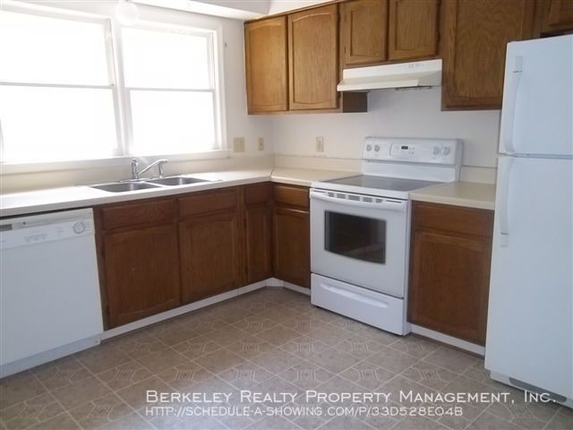 Building Photo - 2806 Oak Hill Dr.