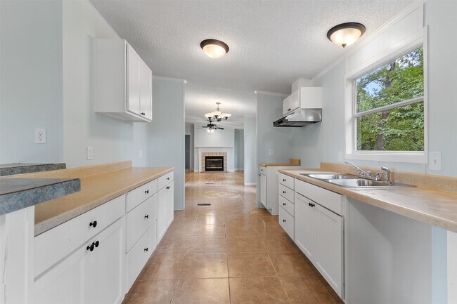 Foto del edificio - 3756 Hickory Ln