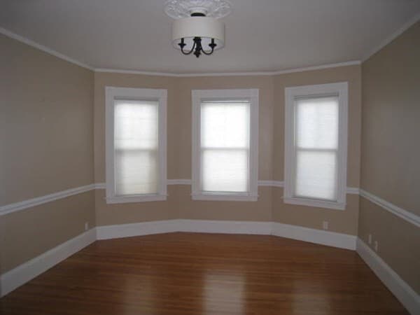 Building Photo - 174 Elm St