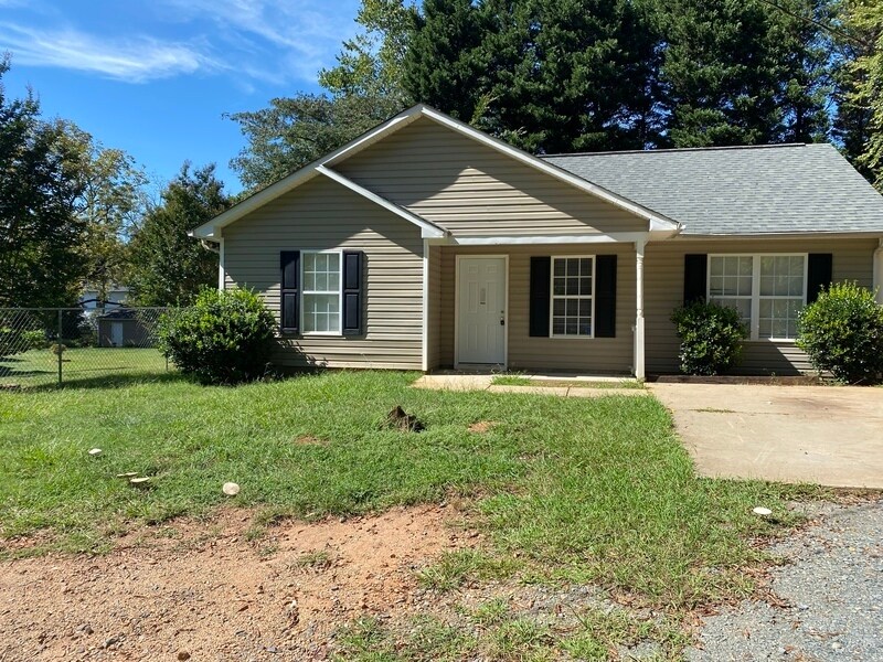 8912 Moores Chapel Rd, Charlotte, NC 28214 House Rental in Charlotte