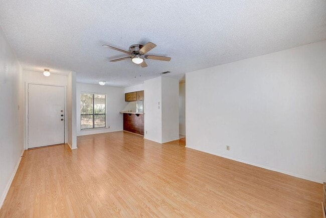 Building Photo - 5619 Clay Ave