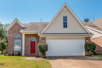 Building Photo - 9793 Dogwood Ct E