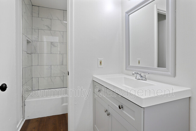 Building Photo - 459 Apartment Ct Dr