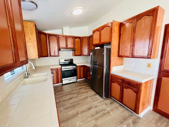 Building Photo - 230 Prospect St
