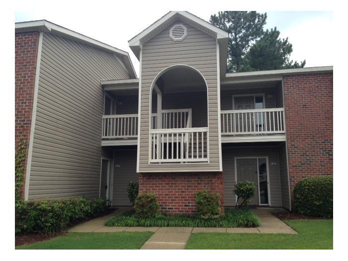 Foto principal - CUTE 2 BEDROOM 2 BATH CONDO WITH UPGRADES!