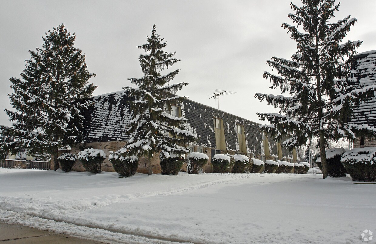 14211423 Herbert Dr, Lorain, OH 44053 Apartments in Lorain, OH