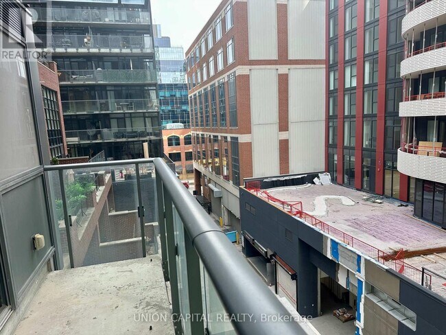 Building Photo - 39 Sherbourne St