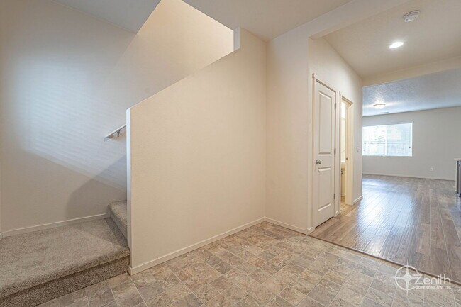 Foto del edificio - 1400 NE 85th Way