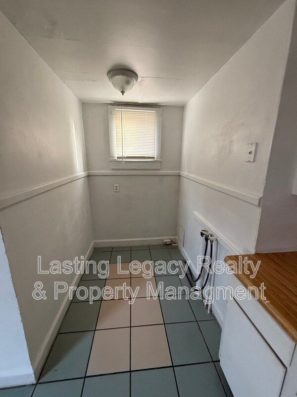 Foto del edificio - 704 W Twenty-Sixth St