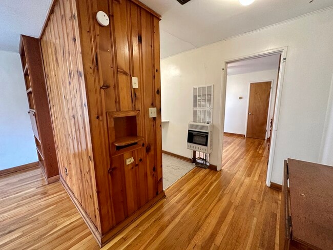 Building Photo - 409 E Thach Ave