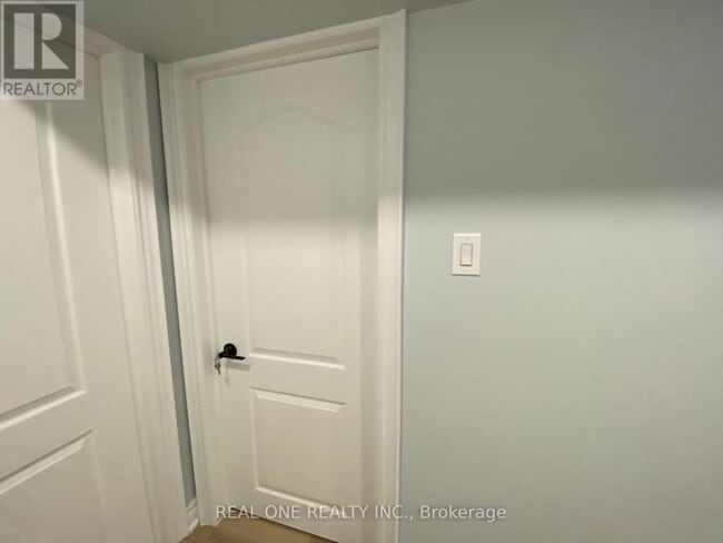 Building Photo - 1186 Shadeland Dr