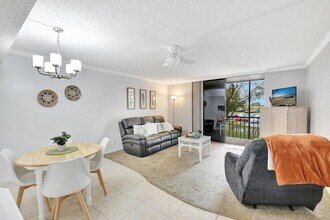 Building Photo - 5220 Las Verdes Cir