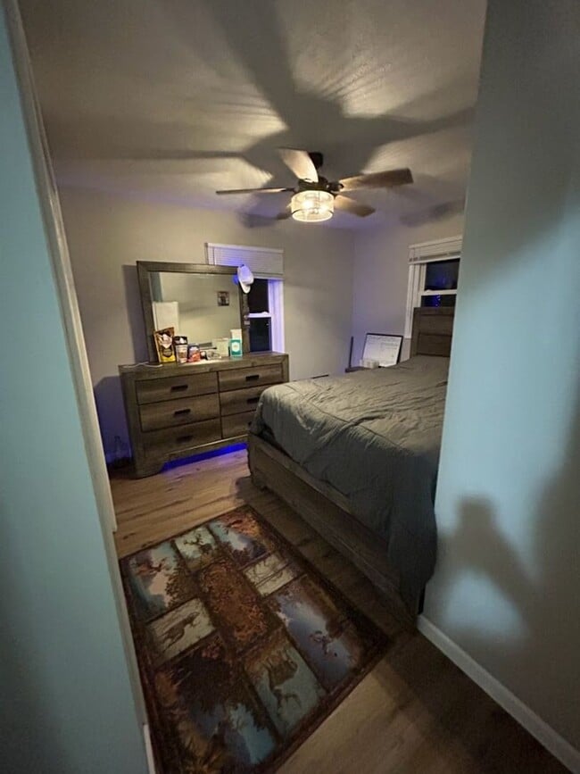 Building Photo - Spacious 3-Bedroom, 2-Bath Home in Middleb...