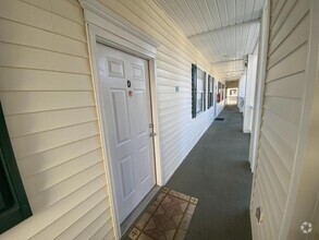 Building Photo - 620 River Oaks Dr