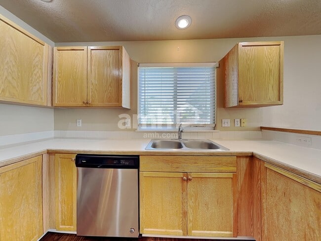 Building Photo - 584 N Nebula Ave