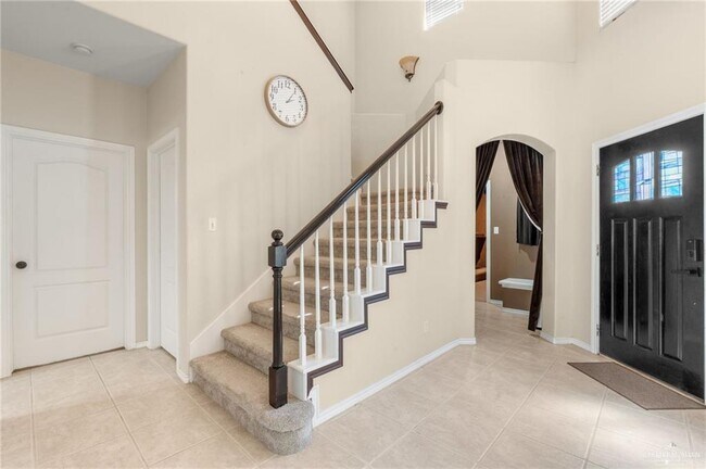 Foto del edificio - 30 Nicole Dr