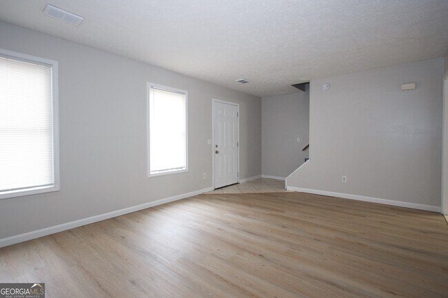 Foto del edificio - 948 Waverly Ct