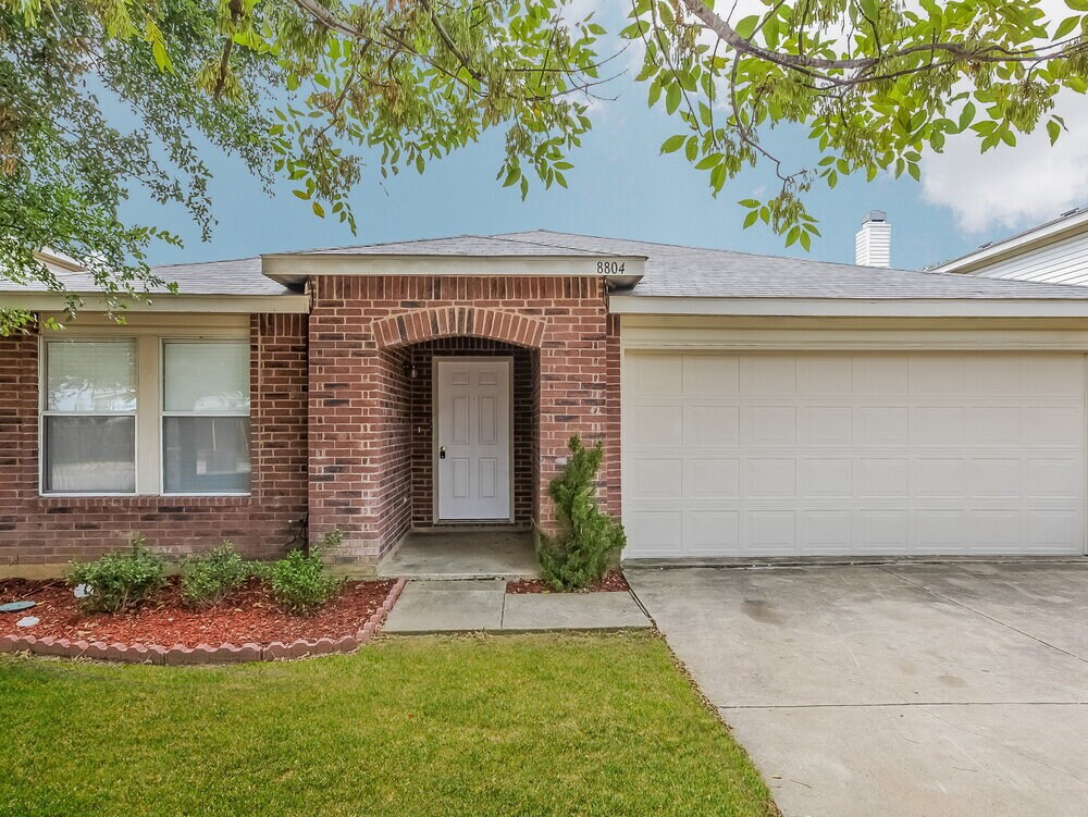 Foto principal - 8804 Seven Oaks Ln