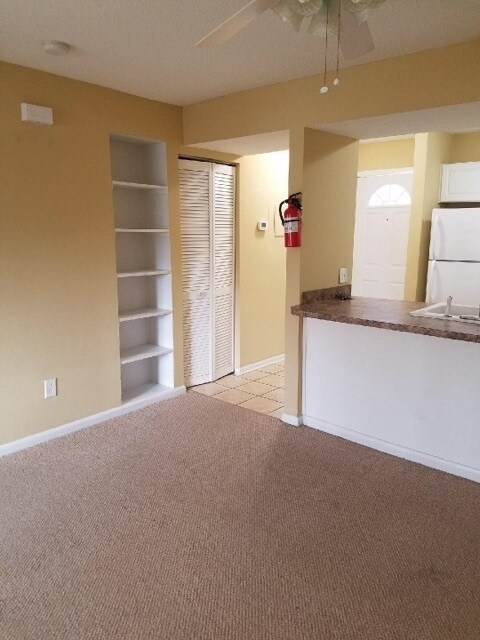 Foto del edificio - 2 bedroom 2 bath for $1050 a month! Coastal Villas