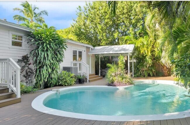 Foto del edificio - 2911 Seidenberg Ave