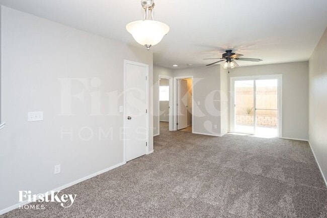 Foto del edificio - 8297 Oliver Twist Ln