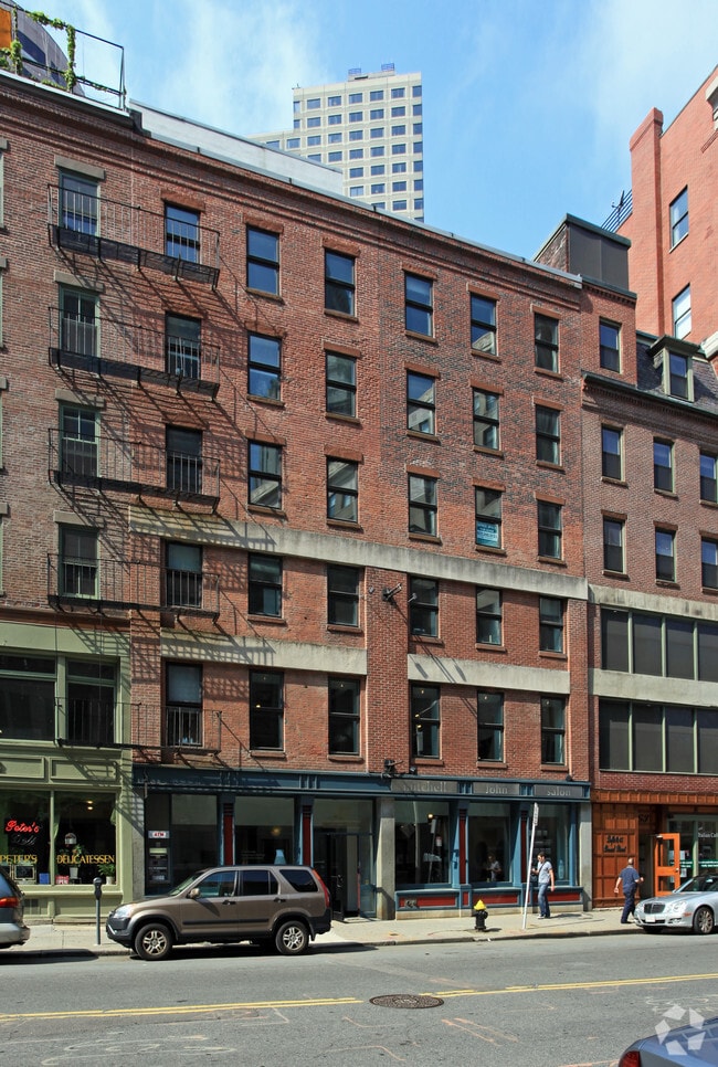 Primary Photo - Flats on Broad