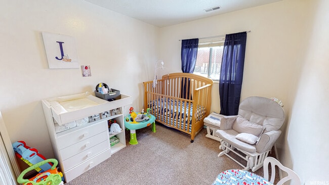 Building Photo - 958 E 500 N