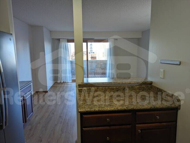 Foto del edificio - Downtown St. Paul Views - 1 Bed/1Bath Condo - Available Now