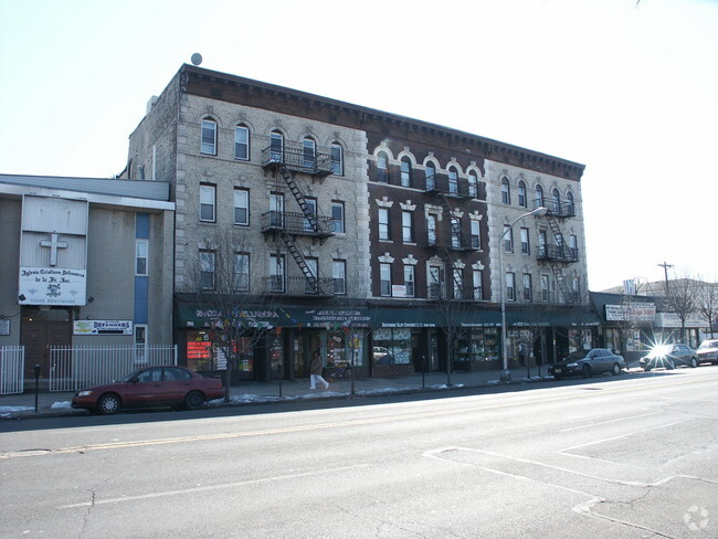 Building Photo - 548 Avenue C