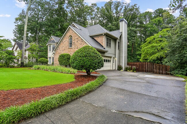 Building Photo - 120 Riding Trail Ct