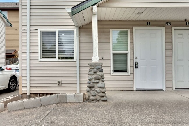 Building Photo - 242 SE 106th Ave