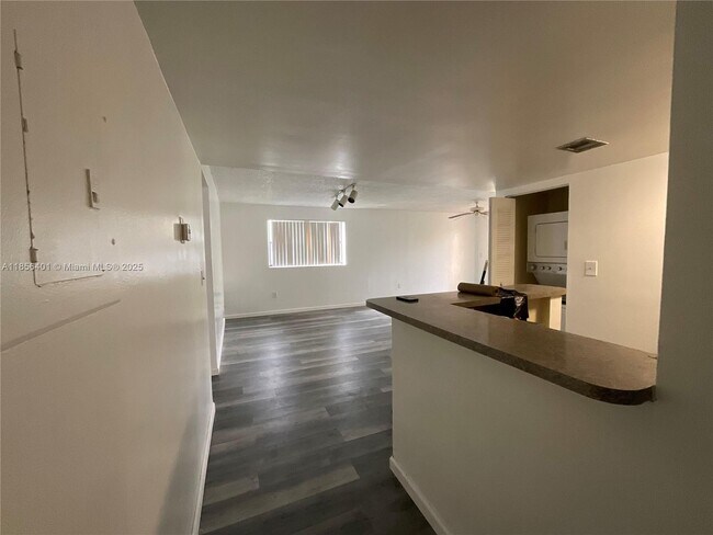 Foto del edificio - 9877 Nob Hill Ct
