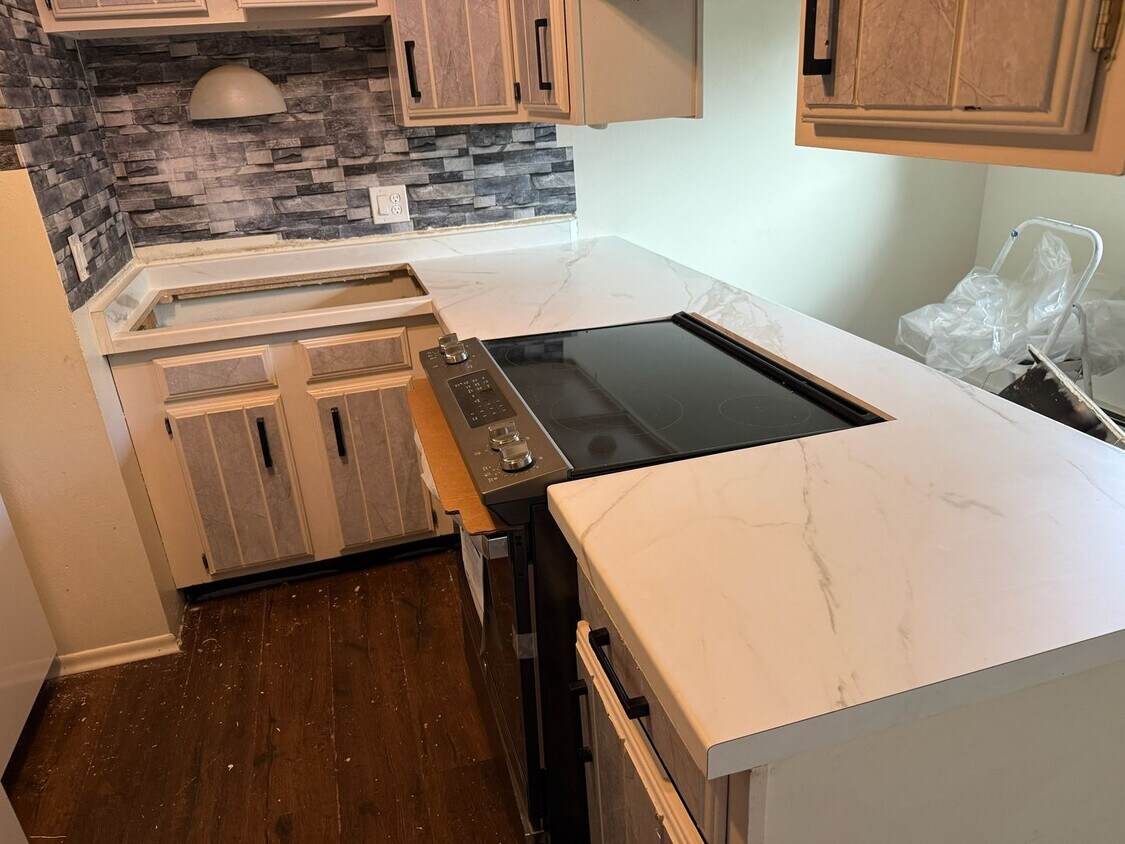 Photo - Darby St 1215