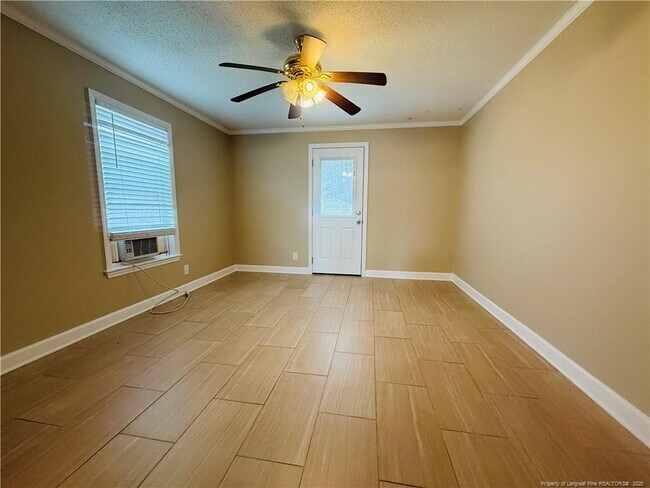 Foto del edificio - 6224 Lake Trail Dr