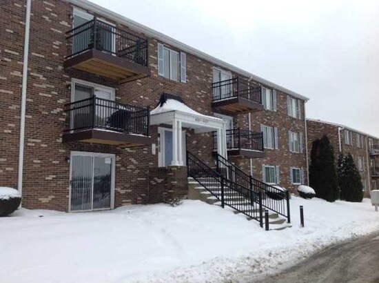 Foto del edificio - 6109 Patrick Henry Dr