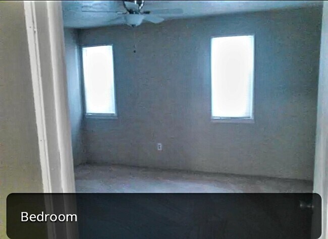 Foto del edificio - 120 Watkins Ave