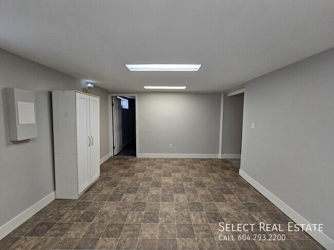 Photo du bâtiment - 9843 Harrison St