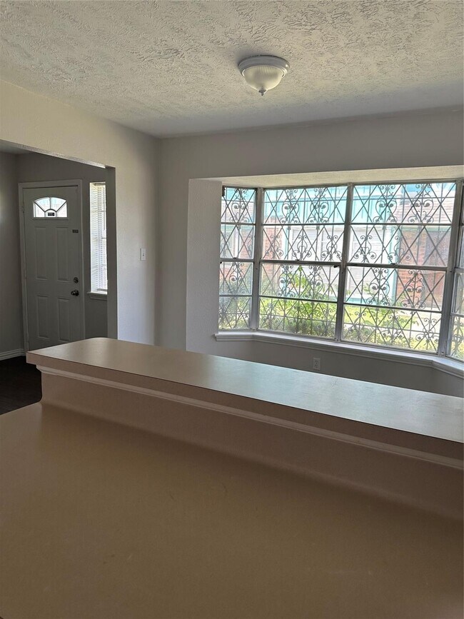 Building Photo - 13511 Castilian Dr