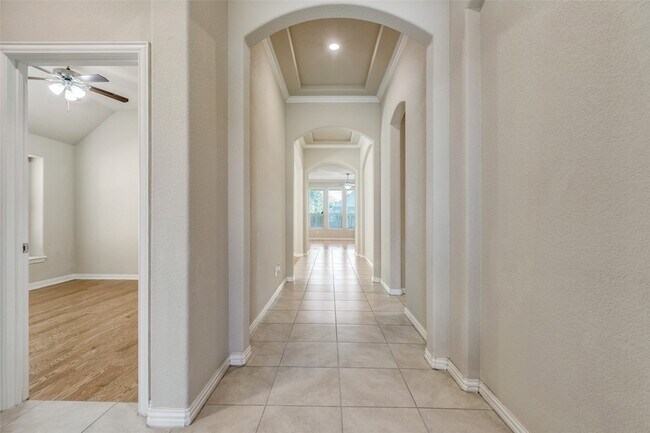 Foto del edificio - 704 Thetford Ln