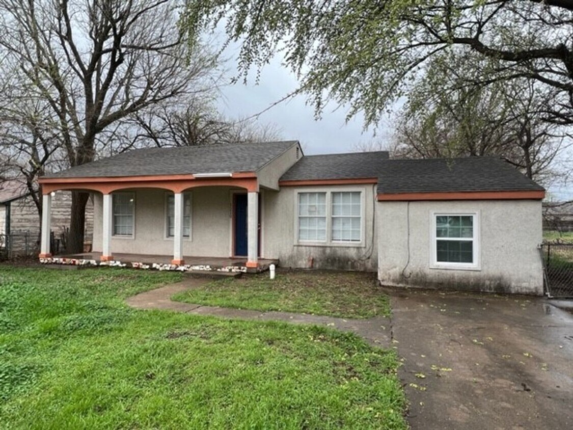 Primary Photo - 1210 NW Baldwin- COMING SOON!