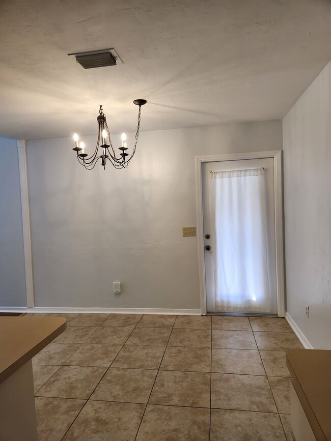 Foto del edificio - Move in Ready in NW Gainesville!