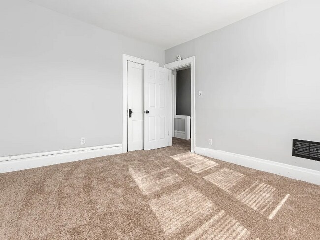 Foto del edificio - 1095 Stanley Ave