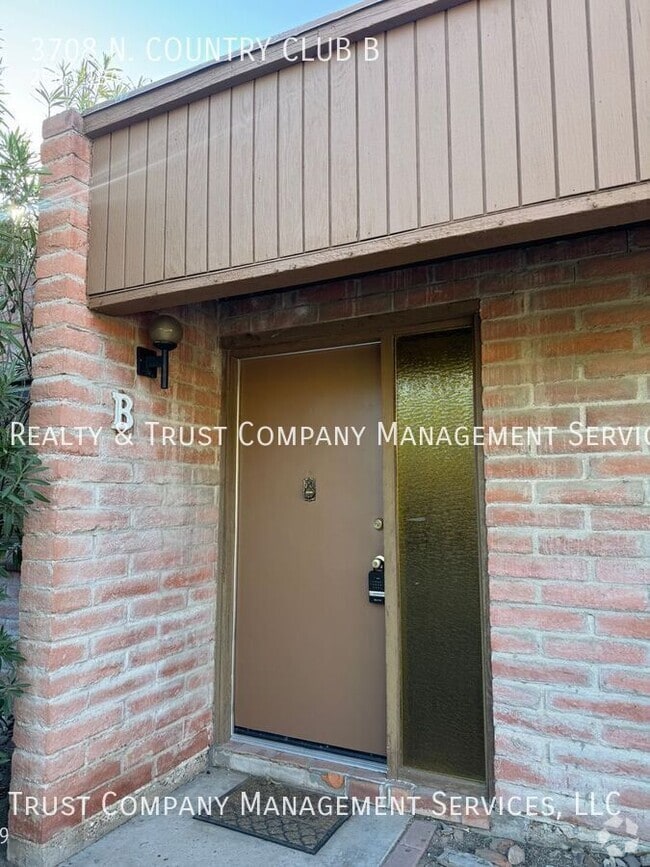 Building Photo - 3708 N Country Club Rd