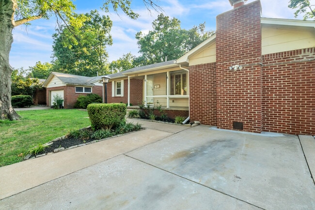 Foto del edificio - 5230 S Marion Ave