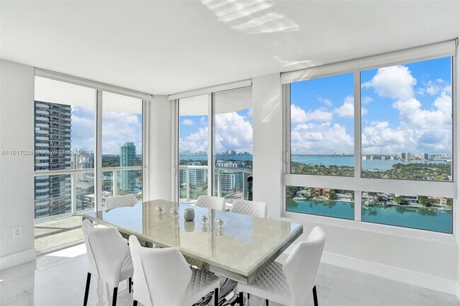 Foto del edificio - 6365 Collins Ave