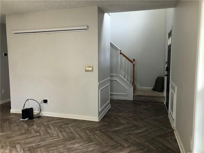 Foto del edificio - 370 Manor Glen Dr